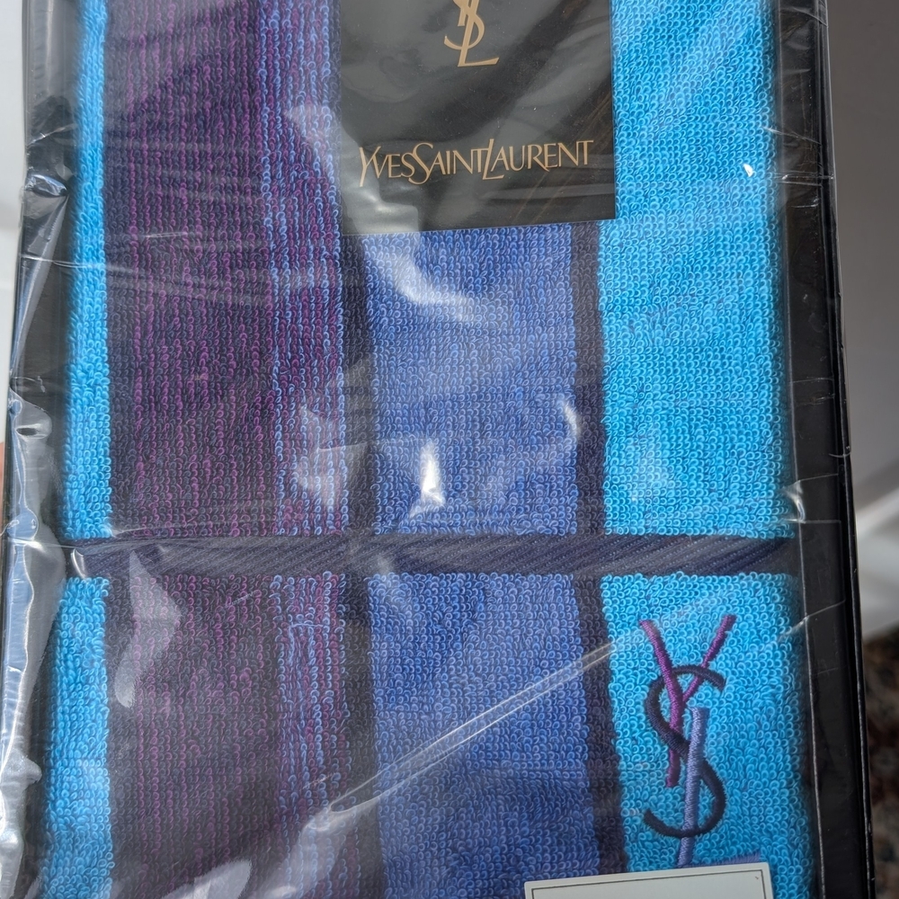 YSL Hand Towels - Picture 3 of 3
